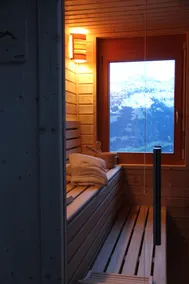 Cozy Alpine Retreat with Private Sauna & Stunning Lake and Mountain Views - Image 4