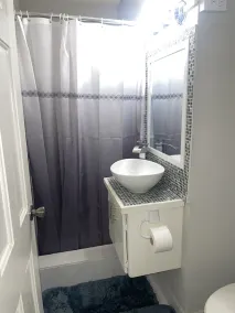 West view 2-  ASK about our special rates! free wifi, modern, central location - Image 2