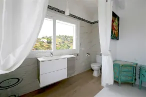 Superbe villa familiale avec des fonctionnalités, Moins de 10 minutes de la plage et du centre-ville - Image 5