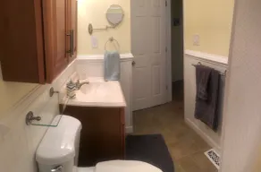 Cute & Cozy 3BR 2BA Waterfront Lake Gaston - Great Creek Bracey, Va - Image 2