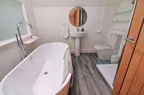 Seaside House, Hythe Luxury 6 bedroom (4 ensuite) - Image 3