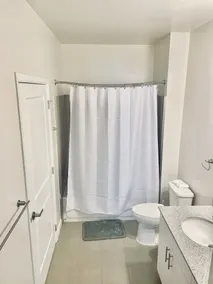 Luxury 1 BR 1 BA w/Pool, Gym & Parking - Image 3