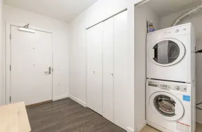 New Modern, Large 1 Bedroom, 1 Bathroom + Work Space - Image 4