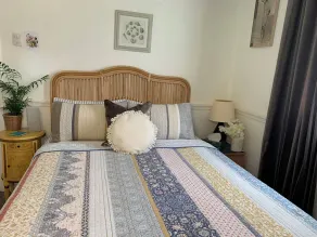 Pet Friendly -Easy walk to beach, cafes, restaurants - Free Netflix - Wifi - Image 5