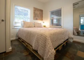 Home in the Historic Coronado District 2bed,1 bath - Image 4