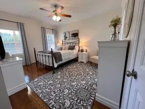 Cozy home near RDU, RTP, Angus Barn & downtown! Pet Friendly! Level-2 EV Charger - Image 3