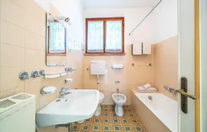 Smukt hus med 4 soveværelser i Bogliaco. - Image 5