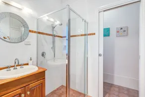 Centrally Located Goolwa Home - Towels & Linen Included, WIFI & Smart TV's - Image 5