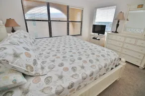 Neu bei VRBO! Comfy Beachside Condo mit erstaunlichen komplexen Annehmlichkeiten - Image 5