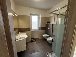 100 kvadratmeter fuldstændig renoveret hus i 2 etager - Image 3