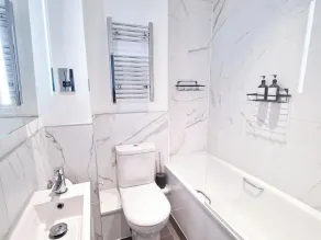 Luxury Studio Brighton City Centre - 6 min Walk to Beach - Image 3