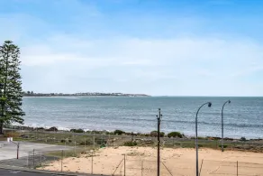 Penthouse 406 The Frontage Victor Harbor - Image 3