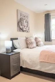 Apartment 5 - Image 5