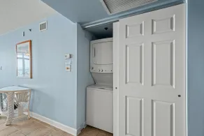 Magnifique condo 3 chambres en bord de mer, bain à remous et wifi gratuit! - Image 2