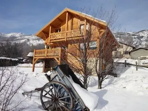 Chaleureux Chalet Traditionnel en Bois Briançon Serrechevalier 1200m - Image 4