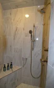 Cozy Downtown Guesthouse - Image 4