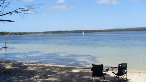 A stone's throw from Swan Lake.... - Image 4