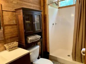 Woodside Nook Cabin at the BHR Farm Village: perfect hiking get-a-way - Image 2