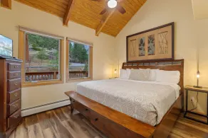 Quiet Fall River Suite • Fireplace • Close to RMNP - Image 5