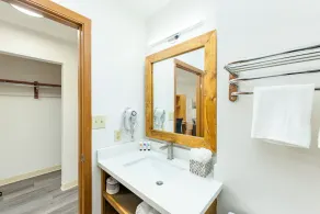 Comfortable Stay in Houston's Energy Corridor - Image 4