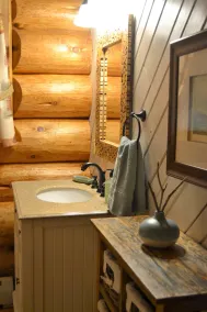Stay in Wonderful Cabin on Lac La Belle, Ski Mount Bohemia, Snowmobile - Image 4