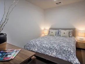 City Escape Luxury Apartment - Image 5