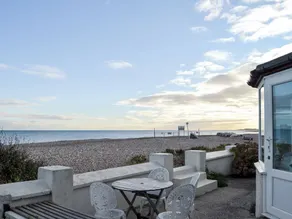 4 bedroom accommodation in Pagham, near Chichester - Image 5