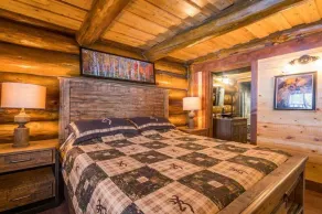 Northwoods Log Cabin - Image 5