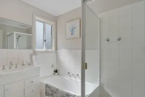 Hidden Little Gem, Luxury Township Escape in Middleton - Image 4
