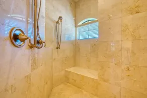 VRCC Villa Harbour Bay - Image 4