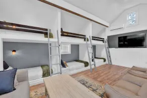 Cozy Fall Stay + Bunkroom + Jacuzzi + Fire Pit - Image 3