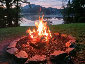 LAKEFRONT 4/3.5, Private Dock, Pool Table, Lakeside Firepit, Kayaks, Paddleboat - Image 2
