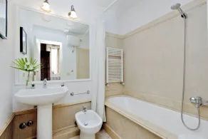 Leonita Apartment - Image 4