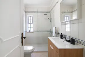 'Villa Galé' with Terrace, Garden & Wi-Fi - Image 3