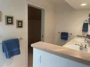 Pet Friendly Villa Unit with Two-Primary Bedroom Suites on Bend's Westside - Image 4
