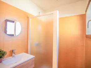 Nice house on holiday park with swimming pool - Image 3