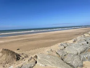 House close to the beach - Image 3