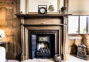 Charming and comfortable apartment, centrally located with easy parking access.  Sleeps 4 - Image 3