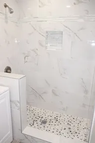 5BR/2BA Spacious 2-Story Pool House + Driveway Parking - Image 3