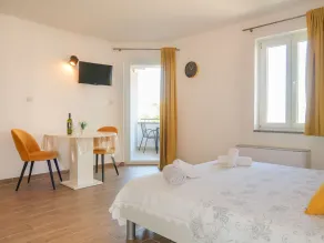 Nice apartment for 2 guests with A/C, WIFI, TV and balcony - Image 5