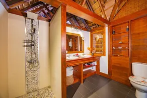 Balinese style wooden house just steps from the beach - Image 3