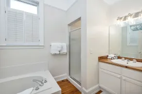 Updated Coast Cottage! Heated Pool, Private Beach Access - Close to EVERYTHING! - Image 4
