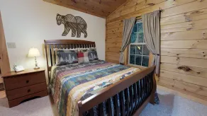 2 Queen Beds 1 Queen Sleeper Sofa SLEEP 6 MTN View Hot Tub -Dog 🐶 Friendly - Image 4