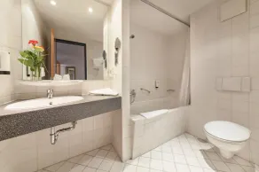 Doppelzimmer 3 - Novum Hotel am Seegraben - Image 3