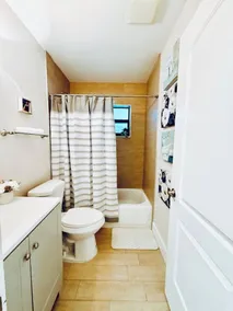 Stylish Stay Close to UM & City Vibes - Image 4