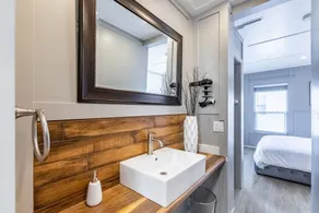8036-WALK to Mayo-Cozy&Chic 1 BR APT with free parking. - Image 3