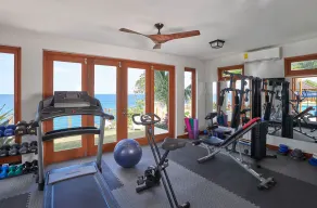 Timbuktu is a luxury 5 bedroom villa with stunning seaviews on the sea. - Image 3