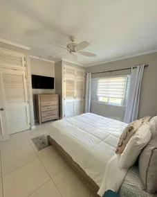 Gated Retreat with Private Beach and Infinity Pool - Image 4