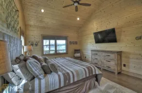 Luxury Mountain Cabin with Stunning Panoramic Views - Image 4
