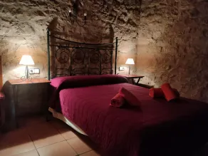 Large rural house with outdoor pool 1 hour from Barcelona.  - Image 2